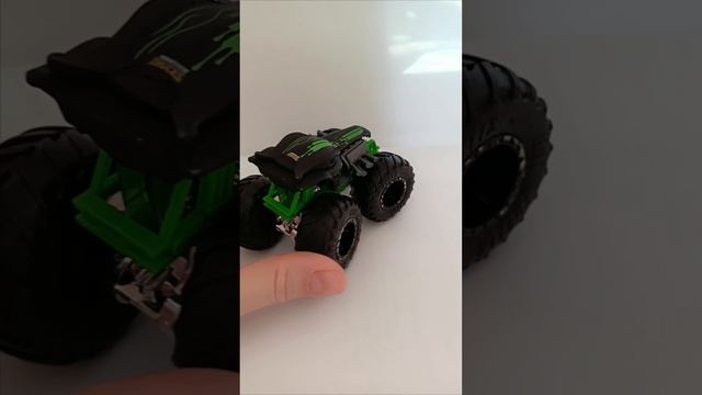 монстр траки хотвилс Hot wheels