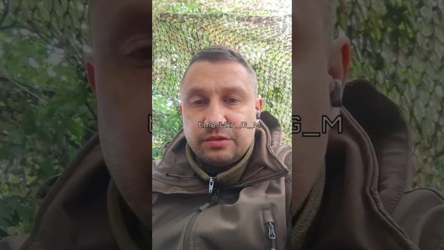 ‼️Сумы ждут Россию!🇷🇺
➖Укровоин возмущается, что кто-то из сумчан в центре города порезал плакат