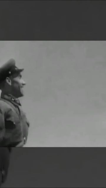 Сталин танцует на параде победы 9 мая 1945г.