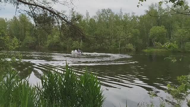 Мой сасед  на моторке   (моя дача)