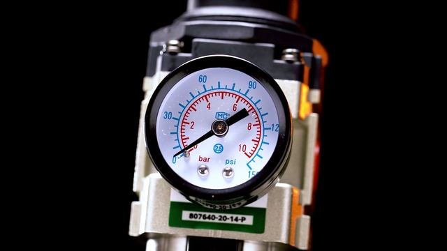 Фильтр для воздуха с регулятором давления 1/4" (5 микрон)