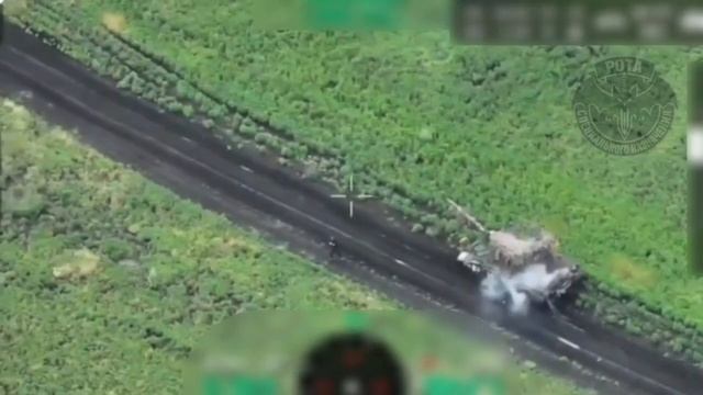 Дрон на оптоволокне отправил в ангар с мощным пожаром БК украинский Т-72АВ на Лиманском направлении…