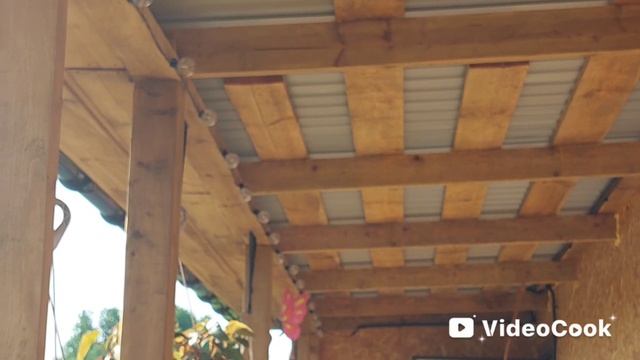 наши 8,4 сотки🏡Повесили уличную гирлянду.Подиум.Прополка клубничных грядок.