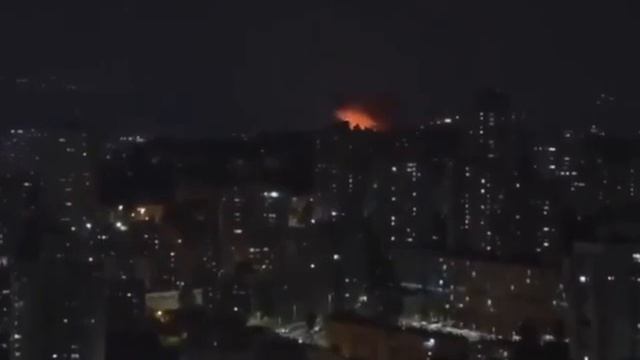 Иран наносит новую серию ударов баллистическими ракетами по израильским Тель-Авиву и Хайфе