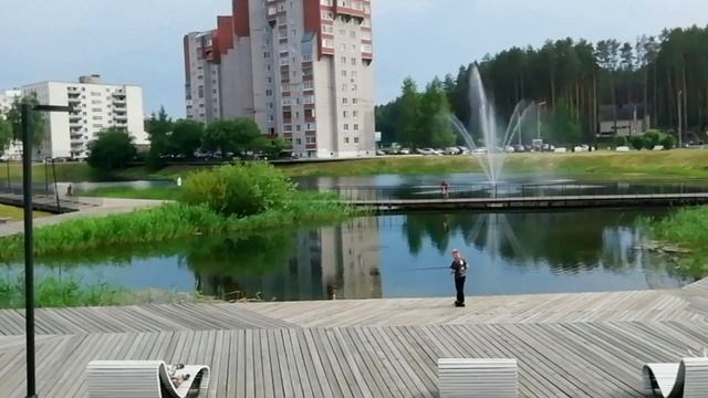 Что связать мне у фонтана?