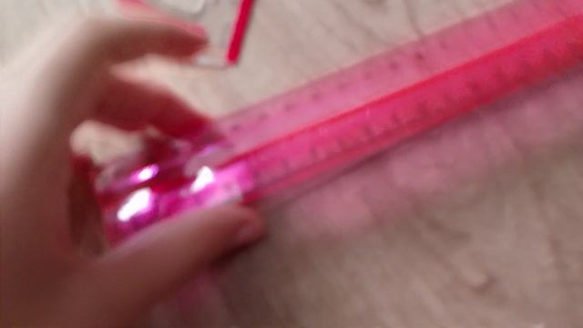 я показываю канцелярию в школу