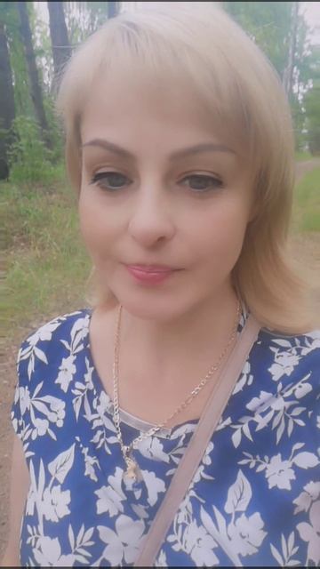 Обожаю гулять в лесу, и его дары🍓