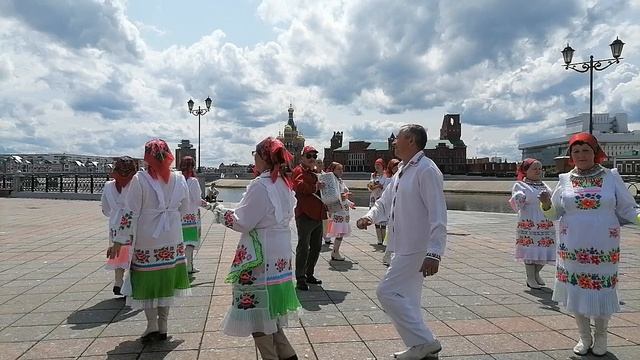 Весела Сем фольклорный ансамбль