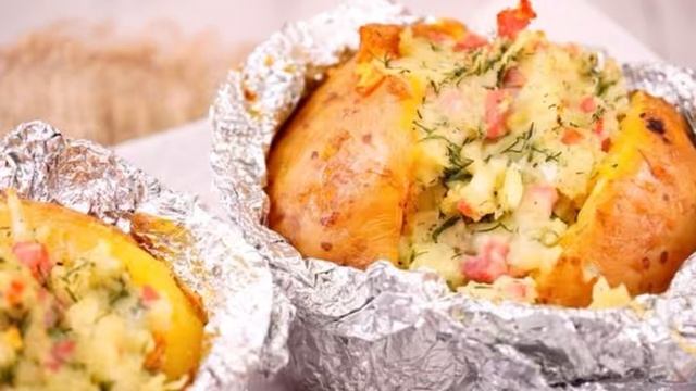 Рецепт нежнейшей крошки-картошки с ветчиной и сыром
готовим без паники