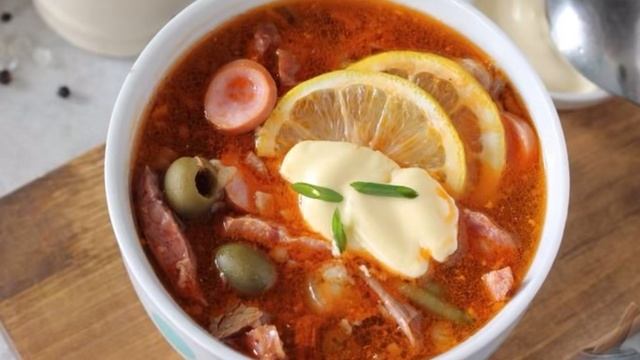 Рецепт мясной сборной солянки с колбасой
готовим без паники