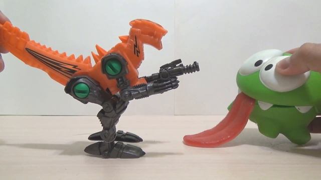Динозавры Ам ням огромный язык и Боевой мультфильм с игрушками. Видео для детей