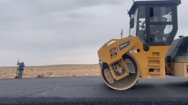 SANY STR130C-8S в работе (Казахстан) асфальтовый тандемный двухвальцовый каток