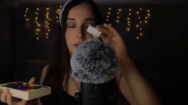 darklite ASMR. Близкий, нежный шёпот, медленные движения рук, звуки рта, предметы.