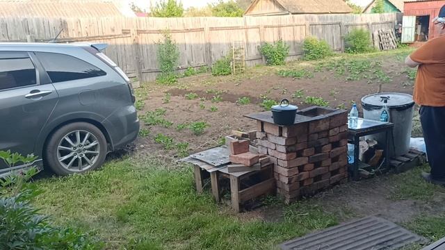 Дачная движуха/окучиваю картоху/лазурит/14.06.25г