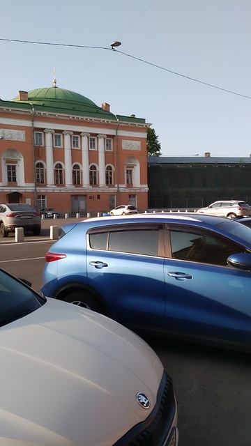 Конюшенная площадь, Петербург. 15 июня 2025.