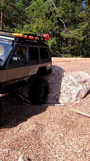 Радиоуправляемый Jeep Cherokee XJ на берегу Ладожского озера #rctrophy #карелия