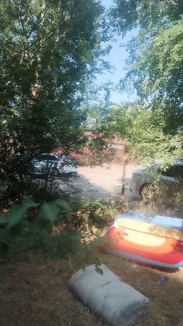 У нас в Волгодонске опять начали кидать мусор  по городу