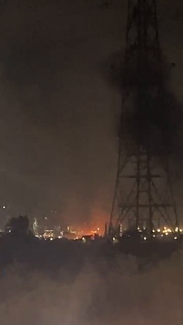 🇮🇷💥🇮🇱Дождь из иранских ракет обрушился на Израиль
Под ударом Хайфа и другие города.