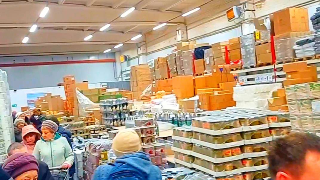 СВЕТОФОР🚦МЕТУТ ПРОДУКТЫ🤯Толпы В Поисках Дешёвых Продуктов❗