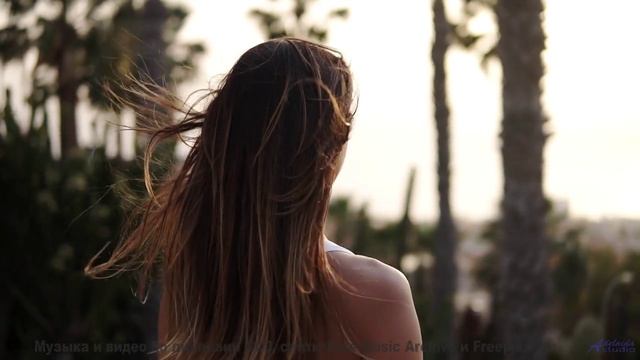 Видео, которое можно смотреть только в состоянии невесомости - испытайте! - Hello Beloved -- Ayla Ne
