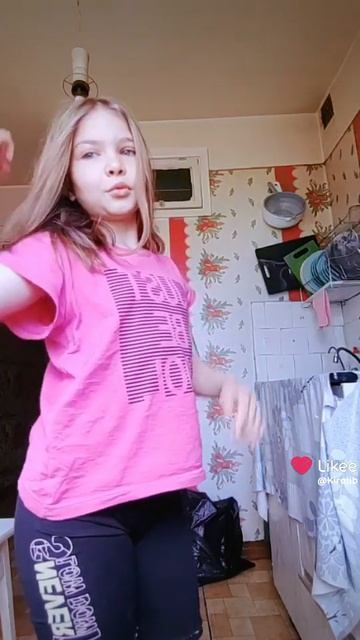 покрасила волосы, называется.