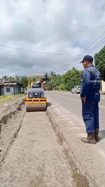 SANY STR30C-8 в работе (Россия, Краснодар) тротуарный каток