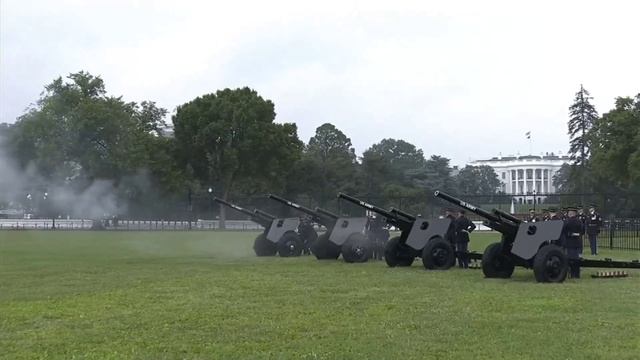 15-06-2025 В США проходит парад в честь 250-летия американской армии.