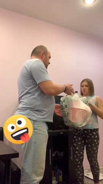 А кто у вас в семье ответственны за мусор))???