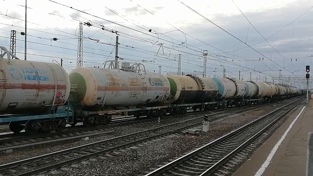 Полное видео отправления трёхсекционного электровоза с секциями: ВЛ11А-673, ВЛ11АБ-683.