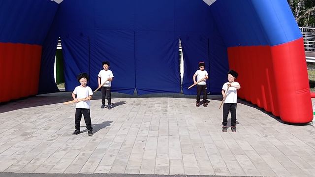 Танец "Казаки"