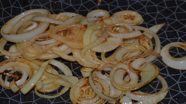 Картофельная запеканка с луком