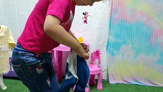 играем с реборном Викой 🌸 Куколке нужна одежда ✨