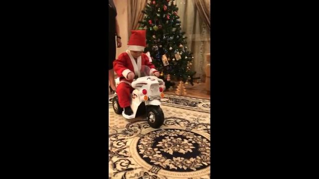 Подарил внуку мотоцикл. (серия большая семья).  (2)