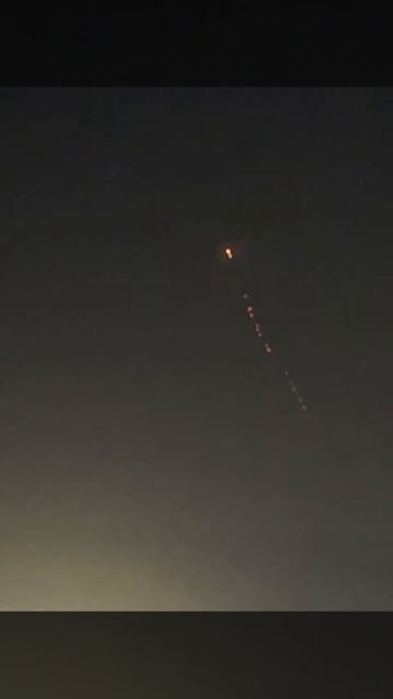Иранская ПВО снова начала отбиваться от налета на востоке Тегерана.