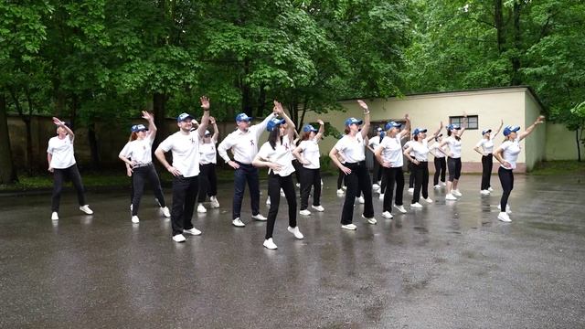 В Петербурге состоялся флешмоб, приуроченный к празднованию Дня России и Дня медицинского работника