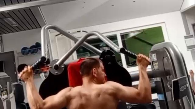 спортивные грудки