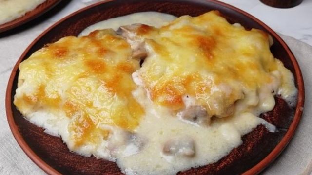 Рецепт куриного филе с грибами в сметано-сырном соусе
готовим без паники