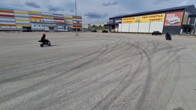 На мотиках