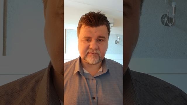 Нужно ли заключить новый трудовой договор с работником, который сменил фамилию?