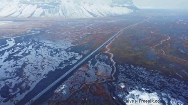 Музыка наполняет голову лёгкостью при каждом кадре - A1-Zanne nel velluto -- Rien Virgule -- Le Cour