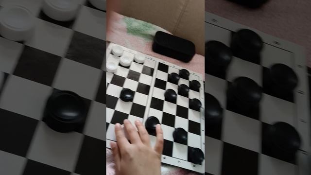 Боря и Фёдор играют в шашки
