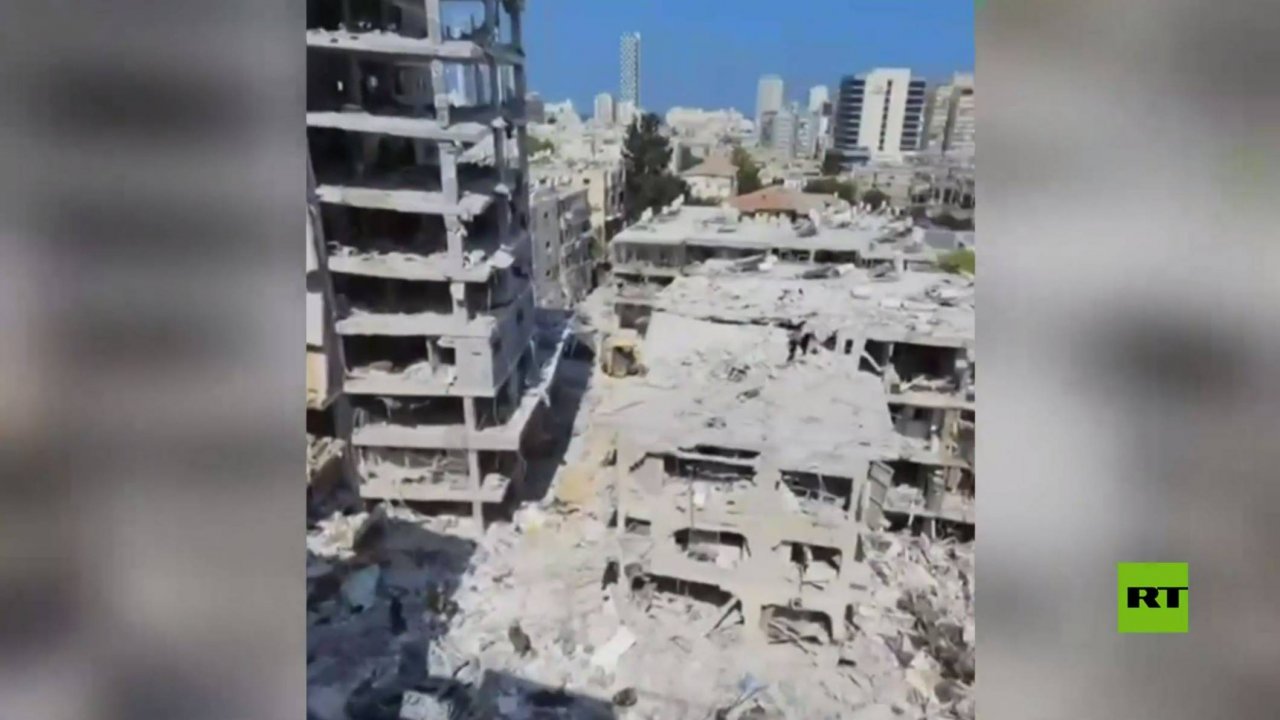 تل أبيب.. آثار القصف الإيراني على بات يام