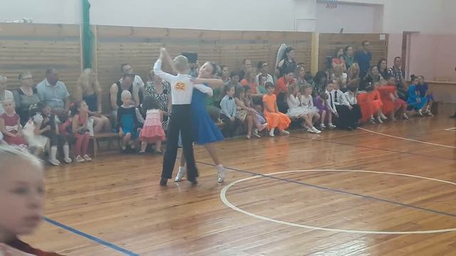 Танец вальс, МТС