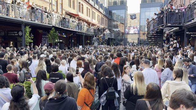 2500 человек поют "Мой рок-н-ролл" (Пространство СЕНО х Хор на весь Двор)