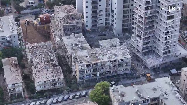Последствия одного из прилетов одной иранской ракеты в столице Израиля Тель-Авиве !!!