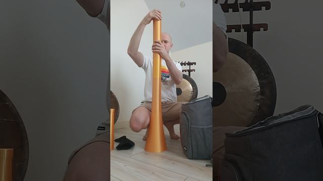 Диджериду многотональный, шикарный инструмент. Жёлтый