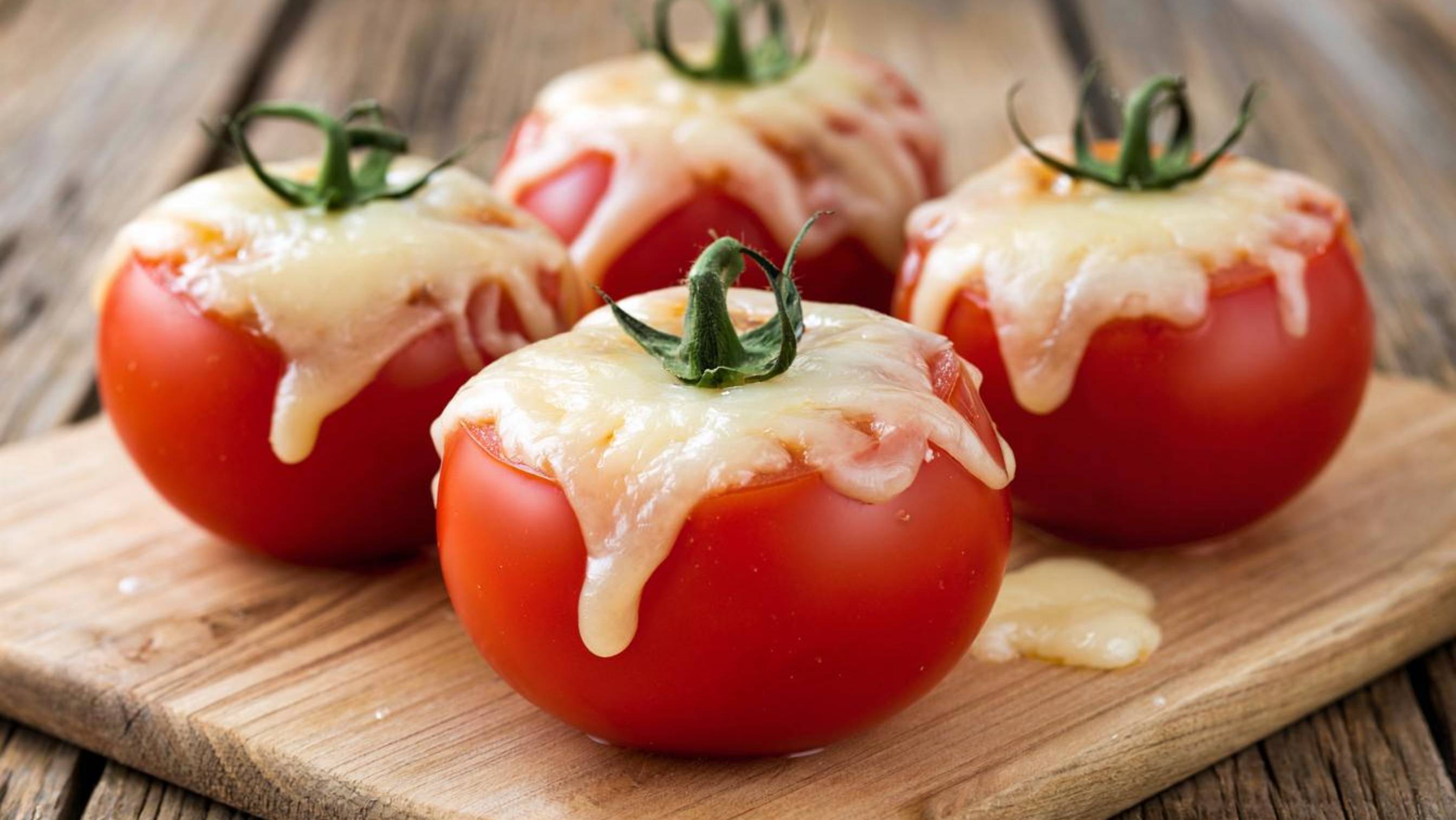 🥒🧀 Закуска Мечты: Помидоры с Сыром — Быстро, Просто, Вкусно!
