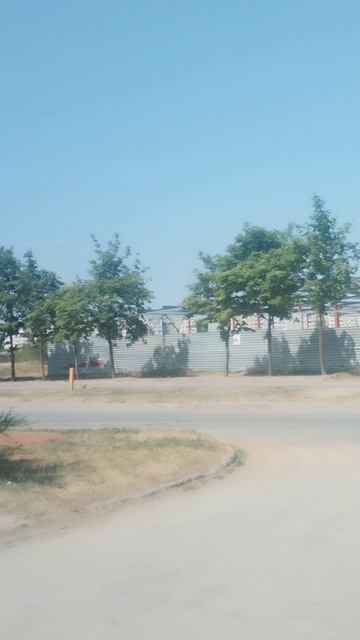 У нас в Волгодонске  так строят магазины на поле