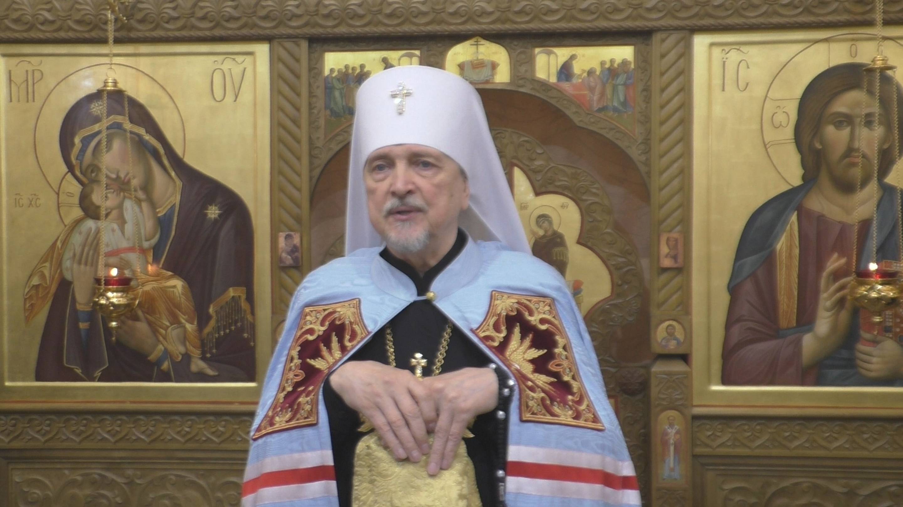 О белых одеждах святых и святости