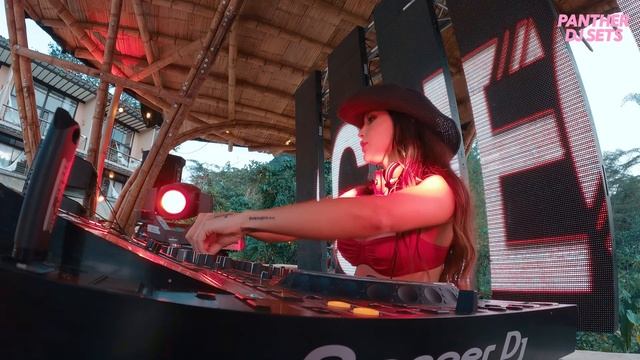 Camila Gutierrez - Pink Pyramids (Cerro Tusa, Colombia)   Afro House Live Set (V31)